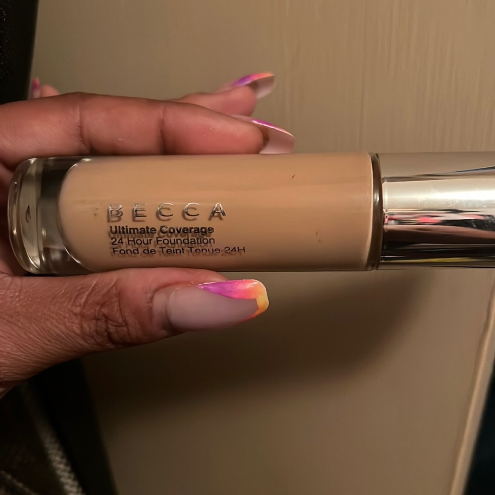 Becca Brand ultimate coverage 24 hr foundation